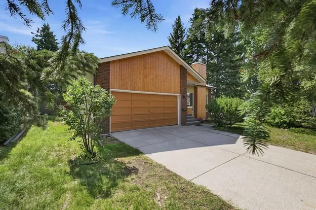 416 Brookpark Dr, Calgary 2