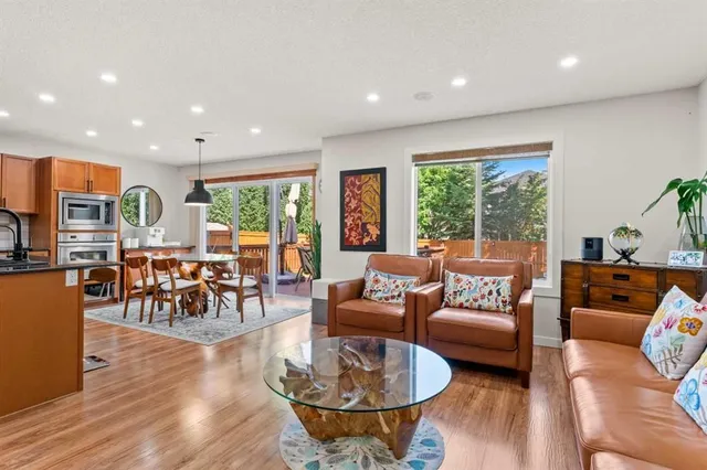 114 Chapalina Terr, Calgary 5