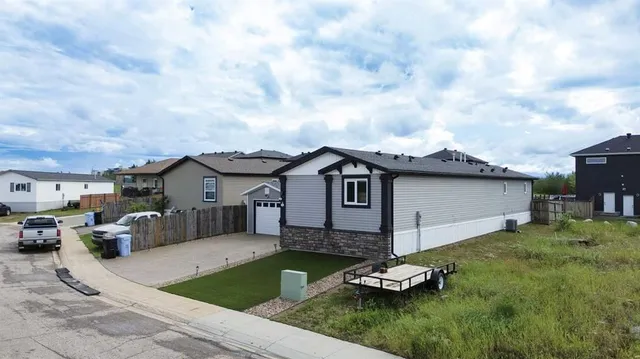 104 Beacon Hill Pl, Fort McMurray 2