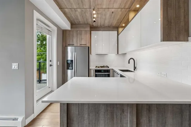 2702 17 Ave #209, Calgary 3
