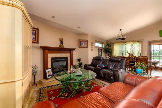 5204 15 St, Lloydminster 5