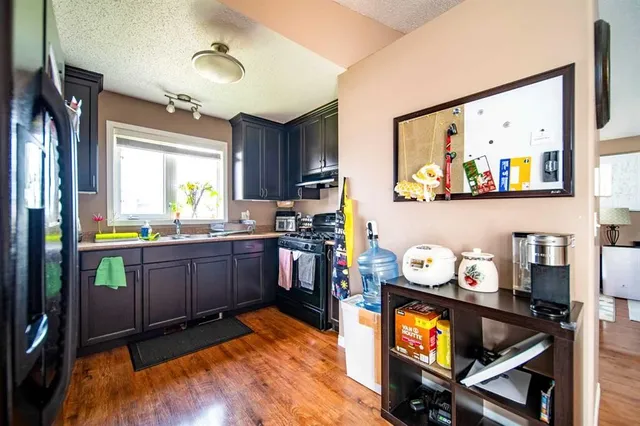 1025 30 St, Wainwright 3