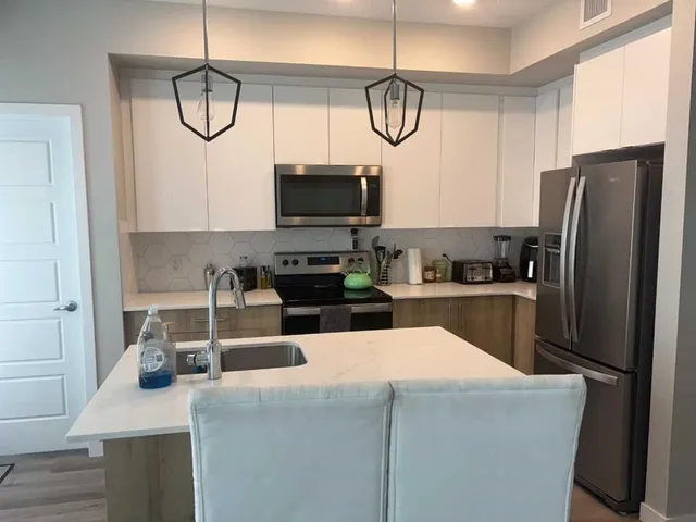 1605 17 St #105, Calgary 3