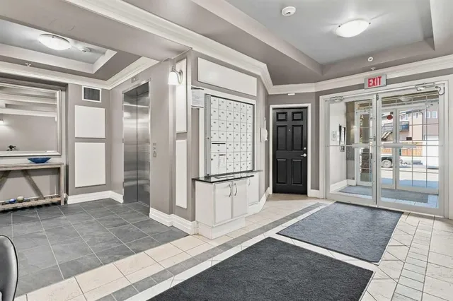 25 Prestwick Dr #208, Calgary 3