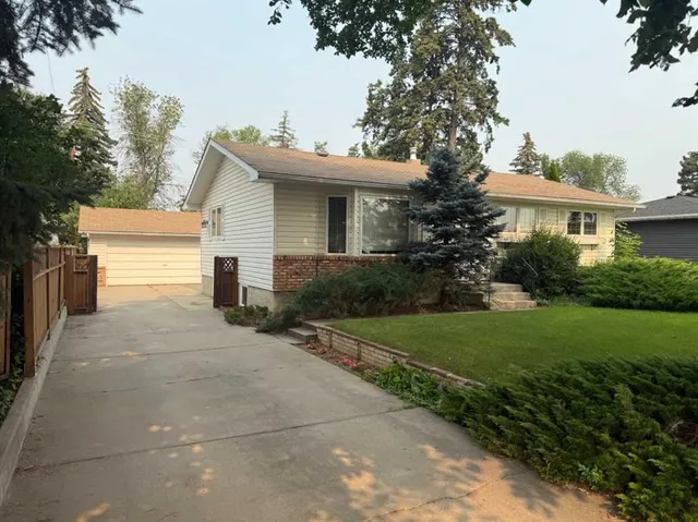 443 3 St, Brooks 3