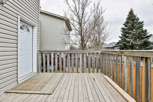 720 Heritage Blvd #16, Lethbridge 5