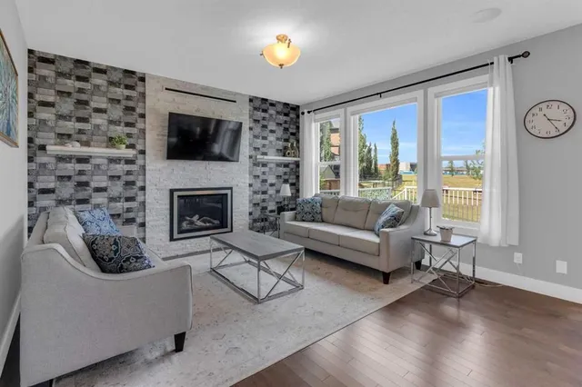 286 Nolan Hill Blvd, Calgary 4