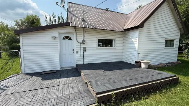 239 2 Ave, Craigmyle 3
