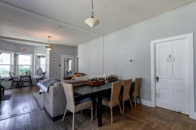 301,303,305,307 Marten St, Banff 4