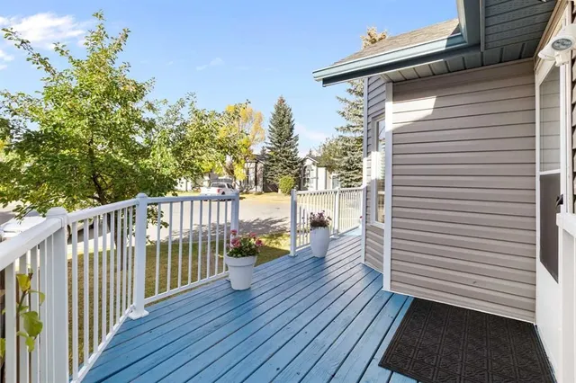 331 Coverdale Crt, Calgary 4