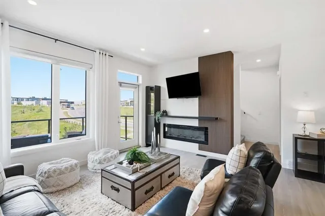 108 Na'a Hts, Calgary 5