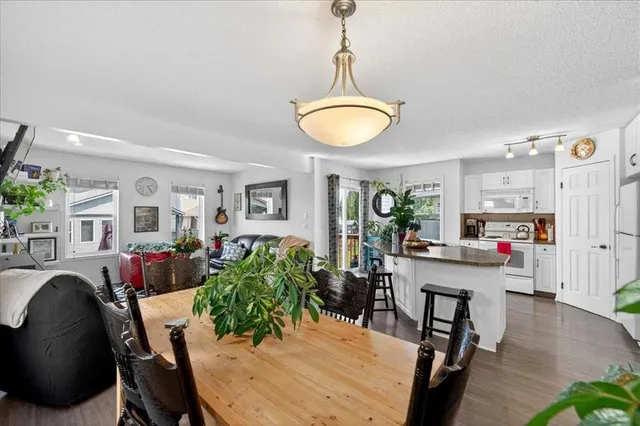 194 Everoak Gdns, Calgary 5