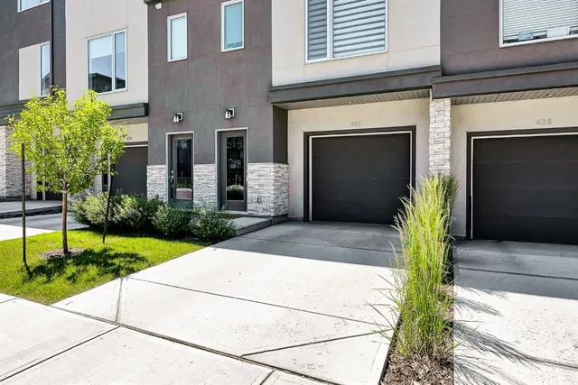 426 Shawnee Sq, Calgary 2