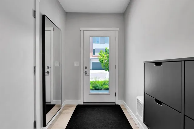 426 Shawnee Sq, Calgary 3