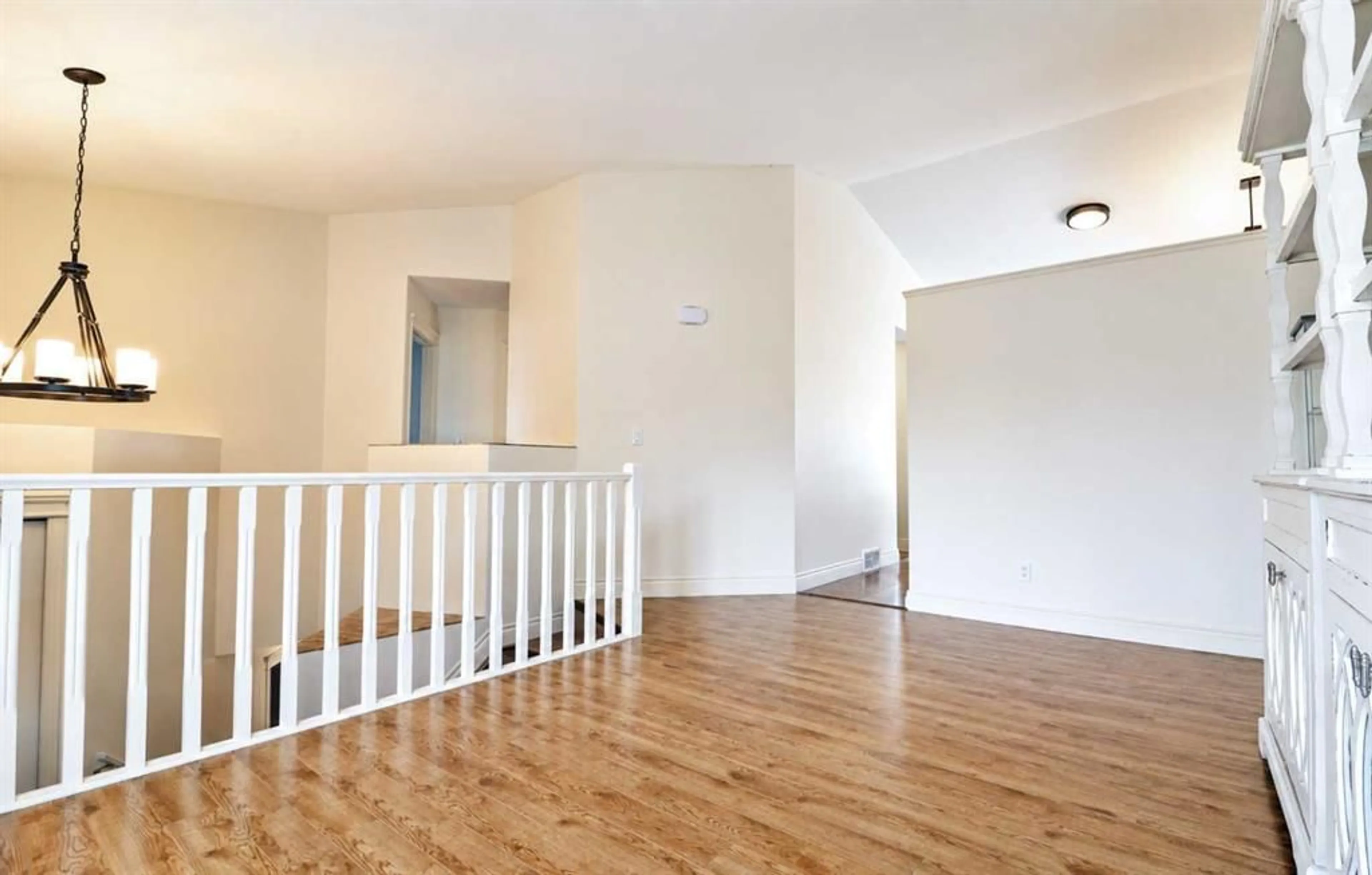 pillar/IMG-A2332080_5.jpg