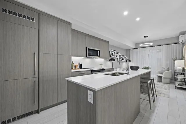 310 15 Ave #221, Calgary 4