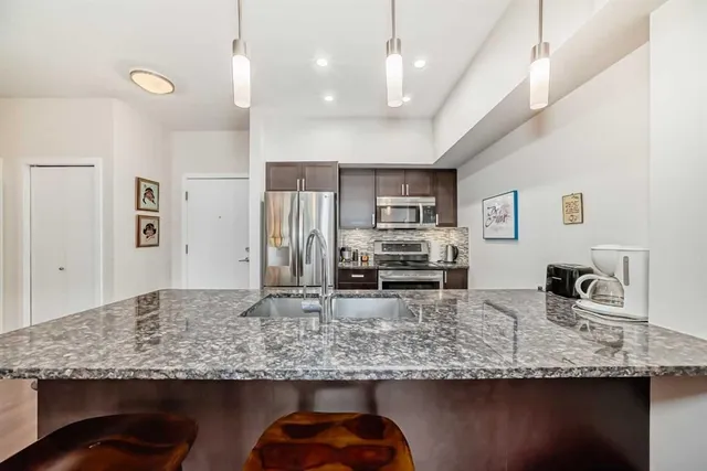 4303 1 St #427, Calgary 5