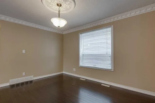 24 Mackenzie Cres, Lacombe 5