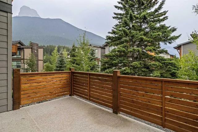 401 Stewart Creek Close, Canmore 5