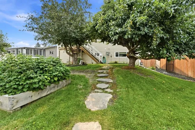 218 8 Ave, Sundre 5