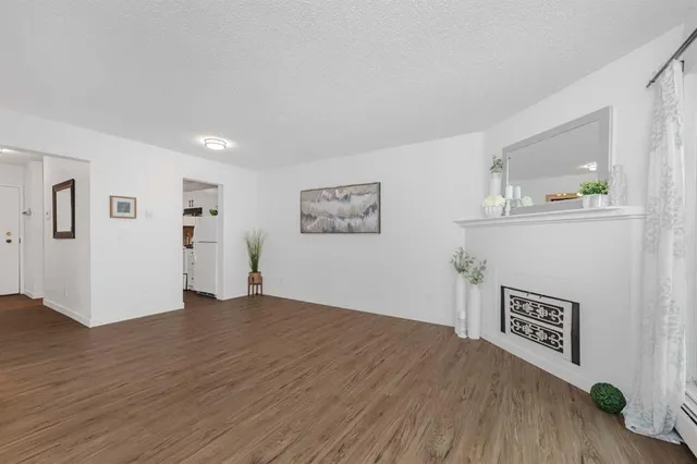 1821 17A St #204, Calgary 5