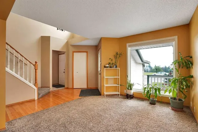 332 Harvest Hills Dr, Calgary 5