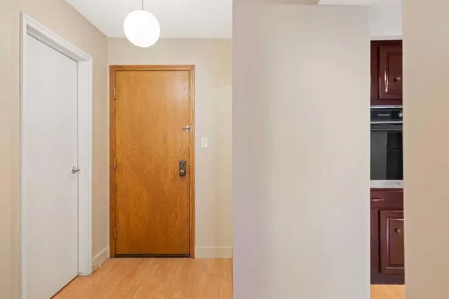 345 4 Ave #105, Calgary 5