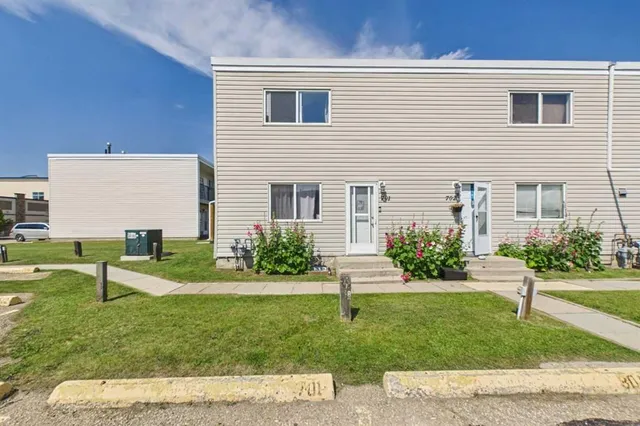 4719 33 St #701, Red Deer 2