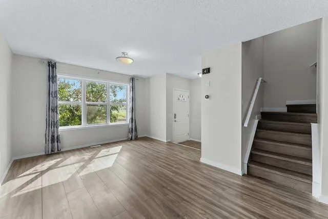 605 Prairie Sound Cir, High River 3