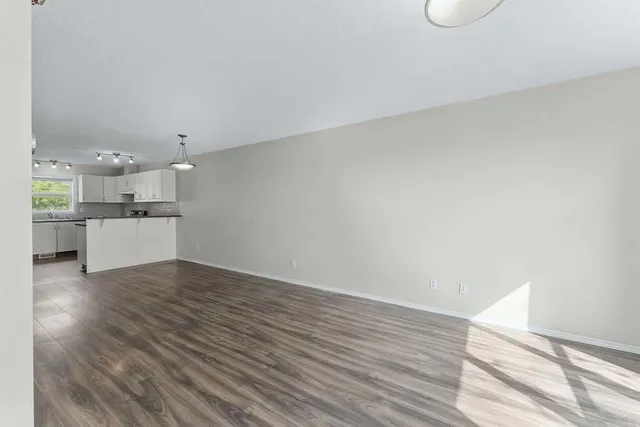 605 Prairie Sound Cir, High River 5
