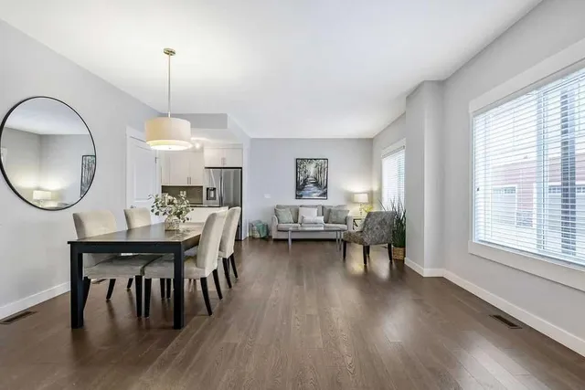 22 West Coach Manor, Calgary 2