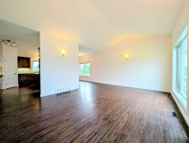 721 12 St, Slave Lake 4