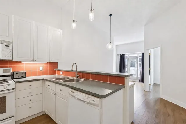 923 15 Ave #509, Calgary 4