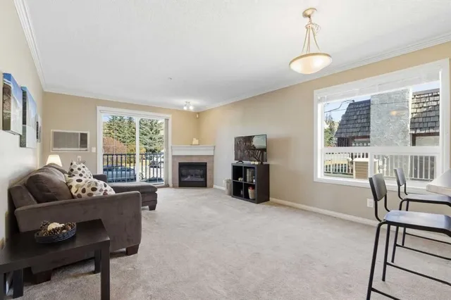 128 Centre Ave #103, Cochrane 5