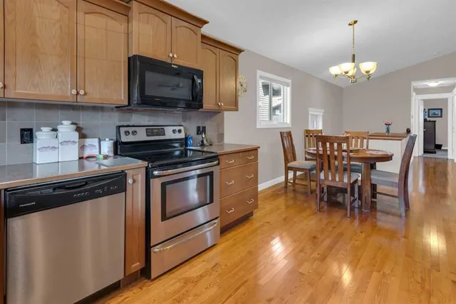44 Ravenslea Cres, Airdrie 5