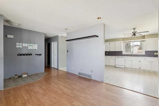 126 Thistle Way, Strathmore 5