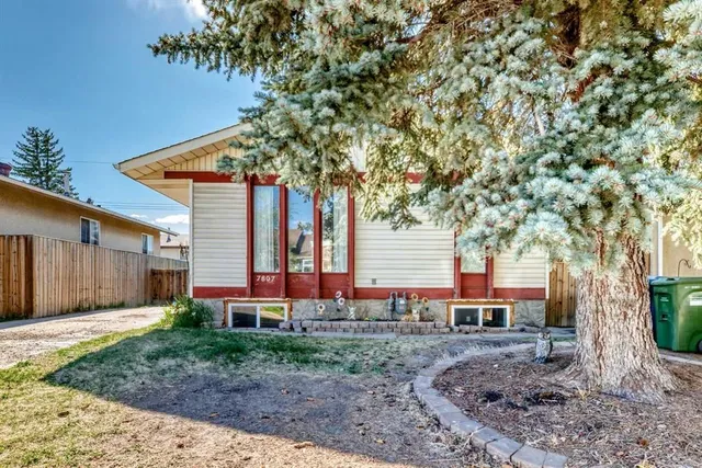 7807 20A St, Calgary 2