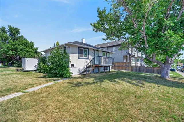 440 53 Ave, Calgary 5
