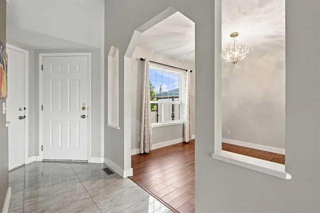 541 Citadel Meadow Bay, Calgary 4