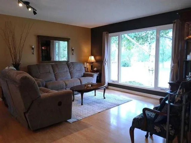 3808 49A Ave, Innisfail 5