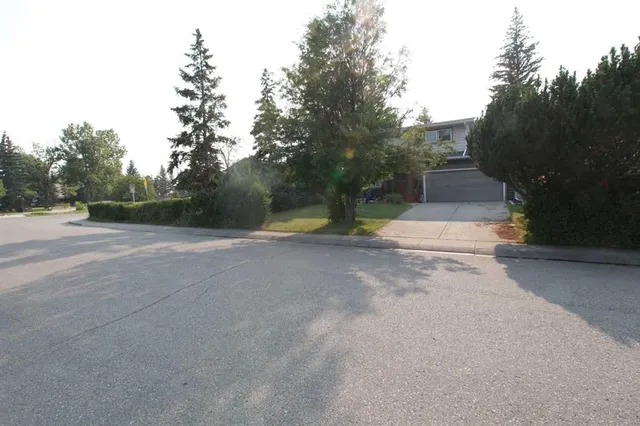 7331 Keewatin St, Calgary 5