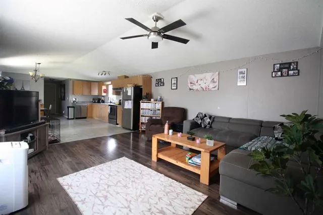 9 Deerridge Dr, High Level 4