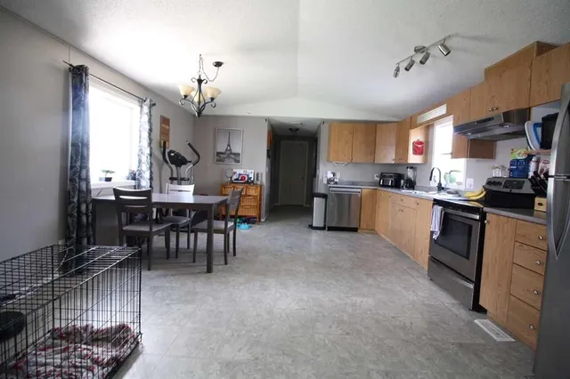 9 Deerridge Dr, High Level 5
