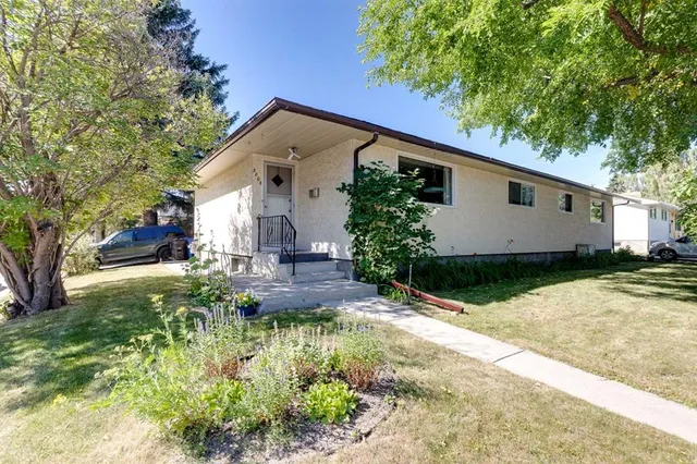 3803 4 Ave, Calgary