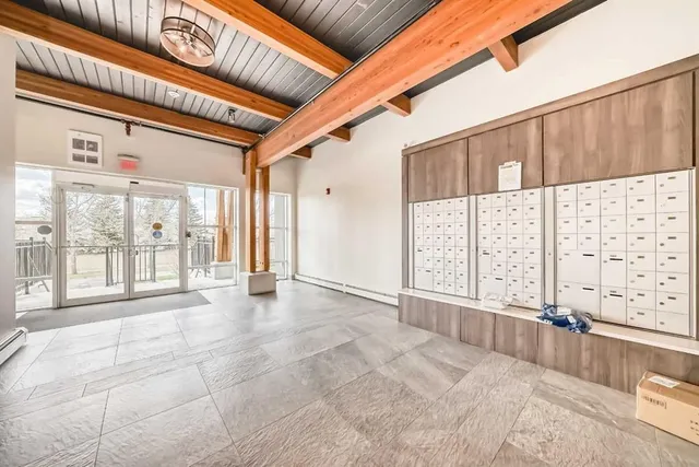 95 Burma Star Rd #3210, Calgary 4