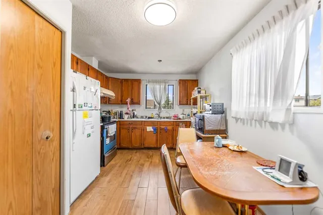 6772 Temple Dr, Calgary 4