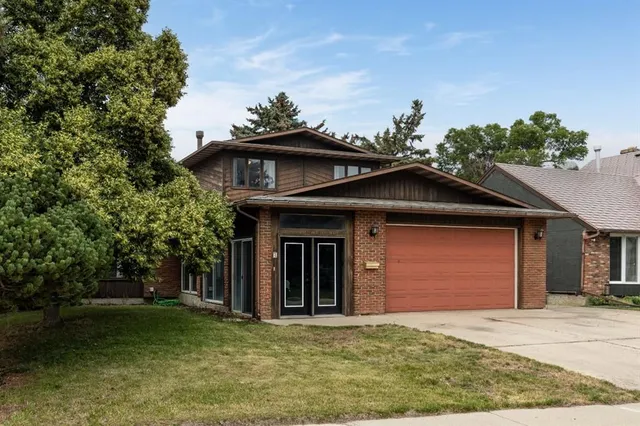 4 Greenwood Crt, Medicine Hat 2