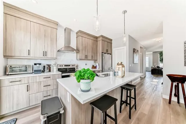 20893 Main St, Calgary 4