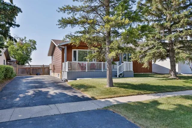 425 Cottonwood Dr, Vulcan 2