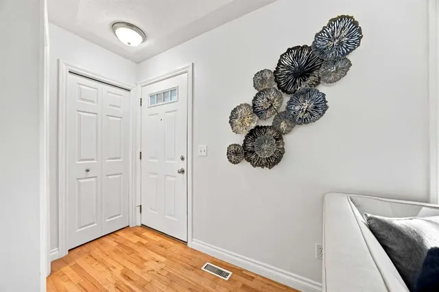 172 Somme Manor, Calgary 5